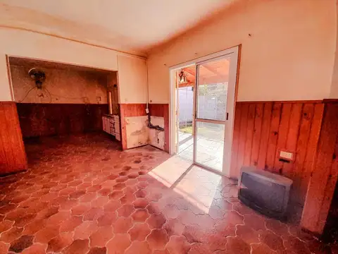Depto Tipo Casa en Venta en Los Hornos, USD 38.000