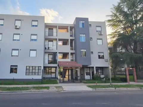 S. MARTÍN DEPTO. 3 AMB. P/BAJA C/PARQUE COMÚN