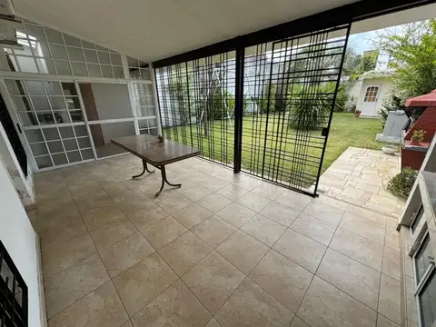 VENTA CASA 3 AMB EN LOMA HERMOSA CON COCHERA!