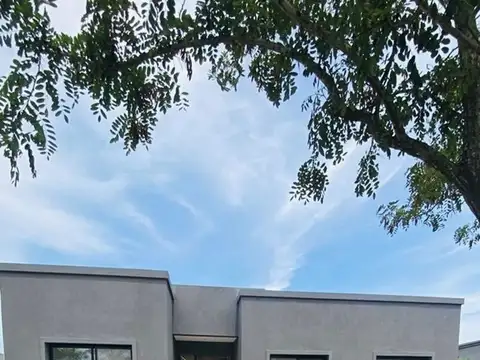 Casa 4 ambientes con 3 baños
