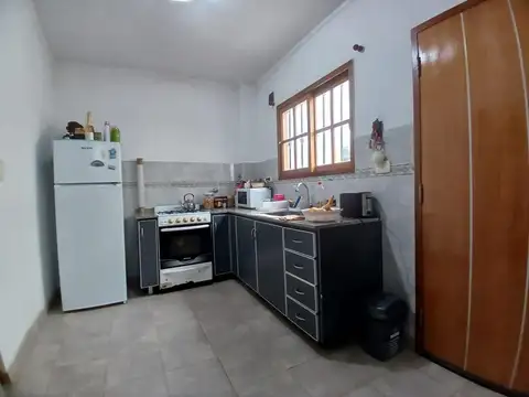 Casa 3 ambientes con 1 baño