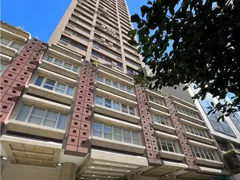 Maipu al 942 Piso 8º cfte, e/Paraguay y M T de Alvear