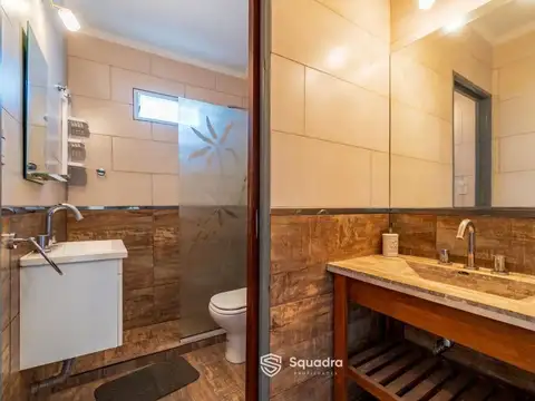 Casa en Venta con 3 cocheras