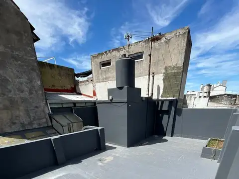 PH de dos ambientes con terraza y patio sin expensas 