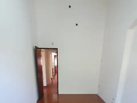 Casa en Venta con 4 cocheras