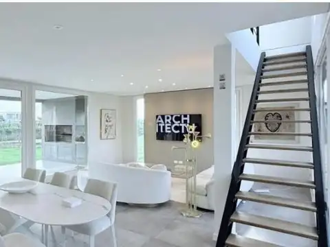 Casa 5 ambientes con 3 baños