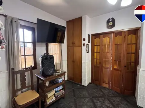 Casa 4 ambientes con 2 baños