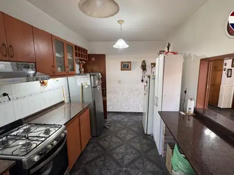 VENTA CASA CHALET EN 2 PLANTAS CON JARDIN-COCHERA