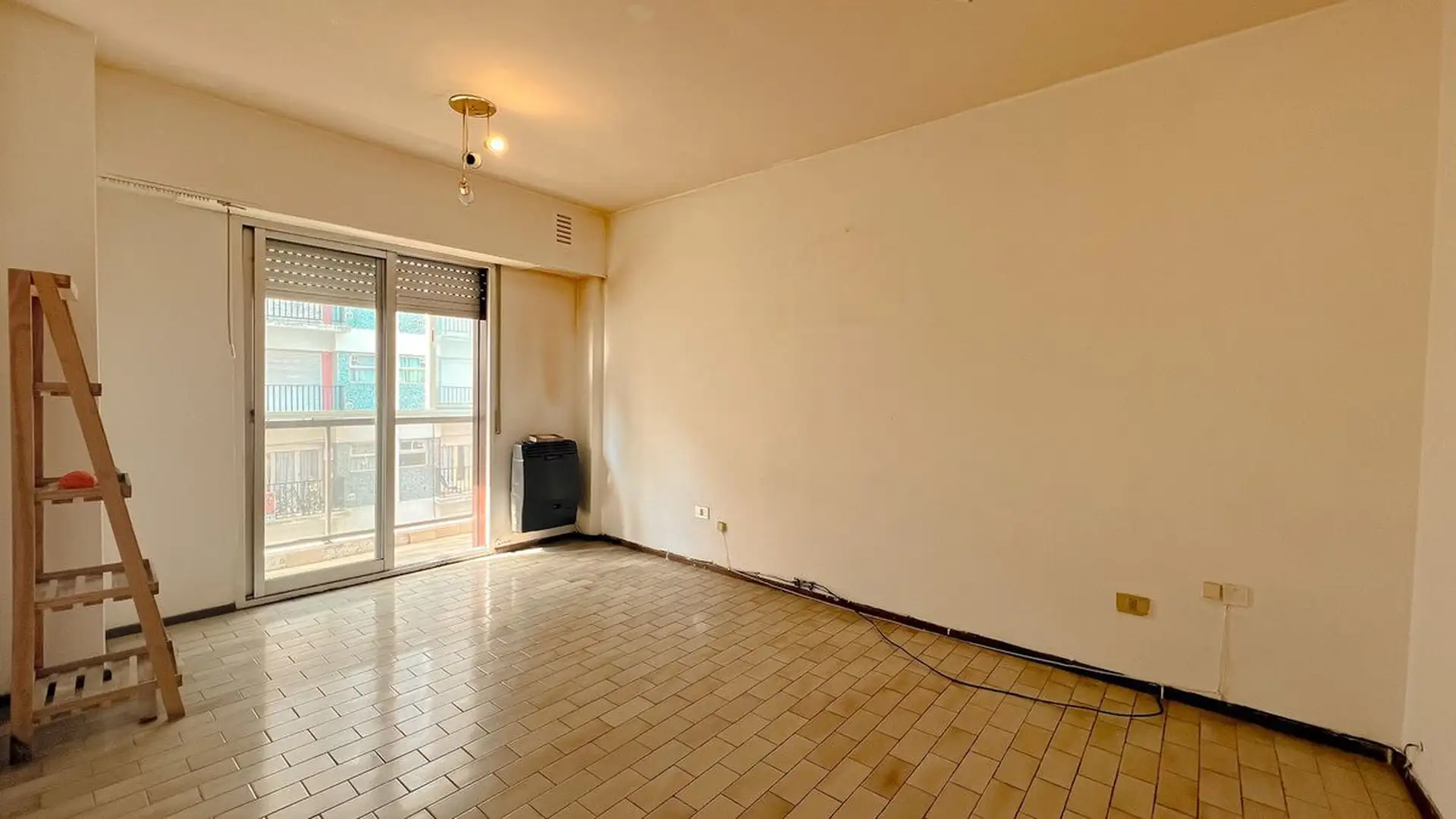 Depto 2 amb en alquiler en pleno centro — Plaza Colón