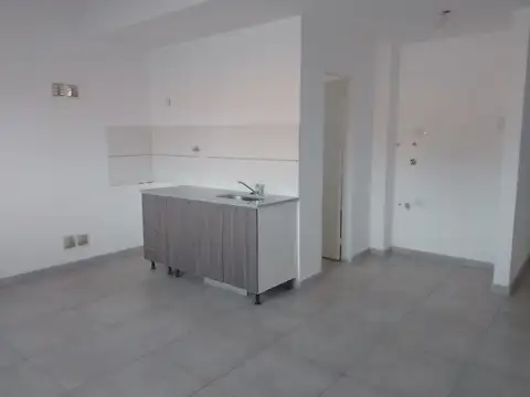 Departamento en Alquiler en San Justo, $ 400.000