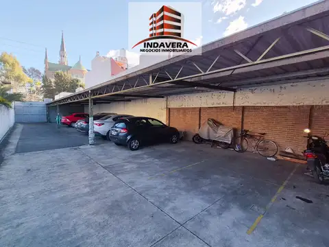 Casa en Venta con 12 cocheras