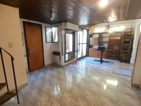 Olivos - A 2 cuadras de Av. Maipú - Planta Baja con excelente frente!