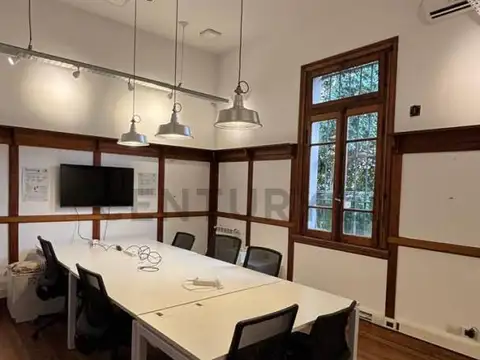 Venta Casa 8 ambientes con jardín y pileta en Vicente Lopez