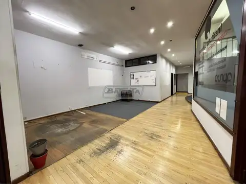 Av Rivadavia 14000, Piso 1