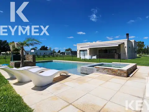 Casa en Venta en Area 60, USD 260.000