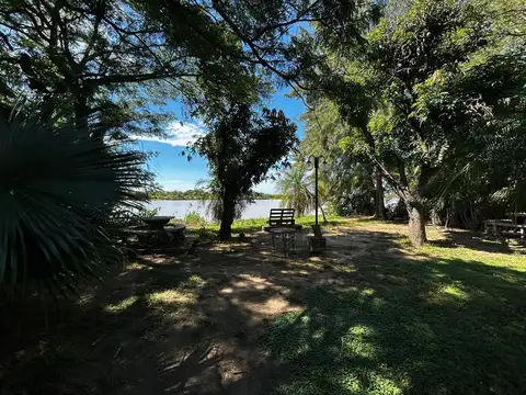Casa quinta en Arroyo Leyes con bajada al Rio