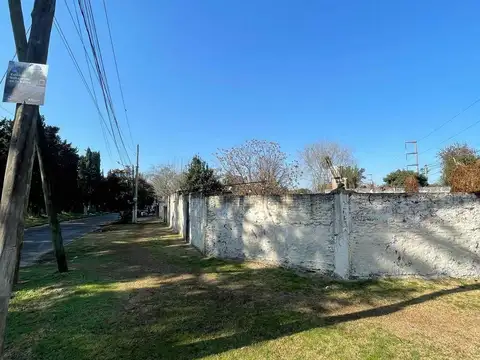 VENTA 2 LOTES 450 M2 - CASA A REFACCIONAR - PILAR