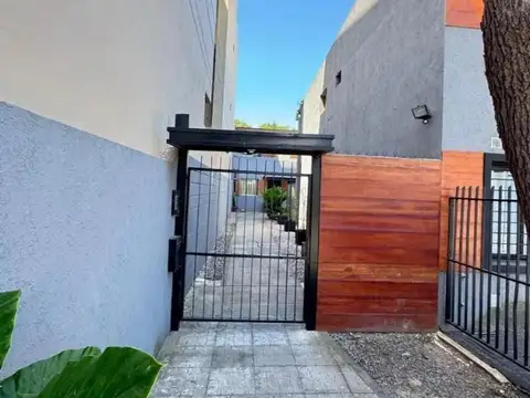 Duplex En Alquiler A Mtrs De La Av. San Martin