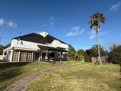 Casa en De Vicenzo Grande Pilar