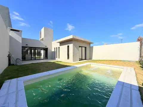 VENTA CASA DOS DORMITORIOS C/ PILETA DOCTA CÓRDOBA