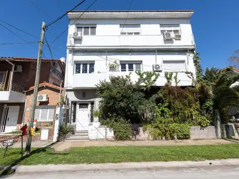 Depto Tipo Casa en Venta de 4 ambientes