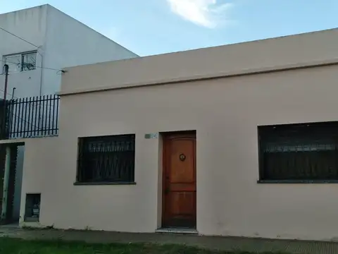 REGIA CASA 3 AMPLIOS AMB c/ EXCELENTE FONDO en VILLA BALLEST