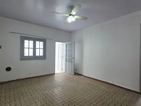 Casa en Alquiler con 1 cochera