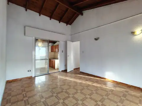Depto Tipo Casa en Alquiler en El Palomar, $ 800.000