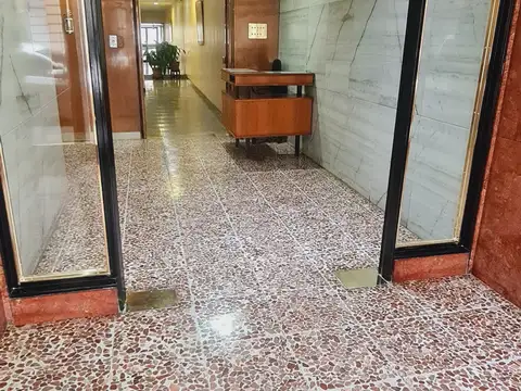 Teniente General Juan Domingo Perón 1900, Piso 5