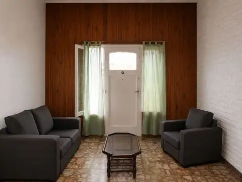Casa 4 ambientes con 1 baño