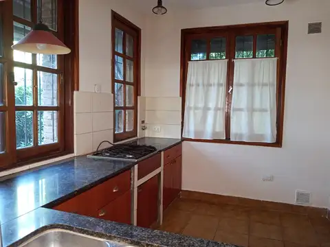 casa en venta en city bell. gonnet