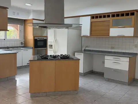 Casa en alquiler anual 4 dormitorios, La Lomada de Pilar
