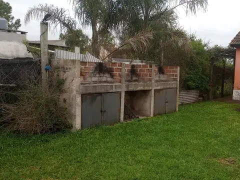 Complejo de cuatro cabañas en General Belgrano