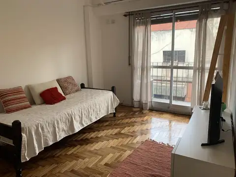 2 ambientes con balcón en Monserrat