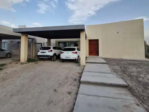Casa en Barrio Campo La Legua. Santa Lucia