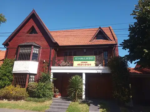 Casa en venta en Saavedra .