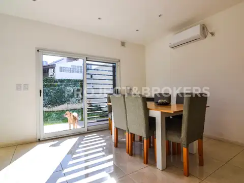 Casa 5 ambientes con 3 baños