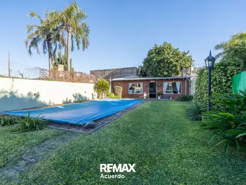 VENTA CASA 3 DORM+PILETA+QUINCHO+PARQUE CENTRICA