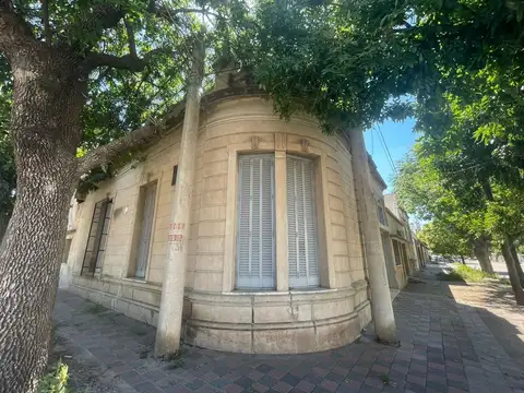 Depto Tipo Casa en Venta 80 años