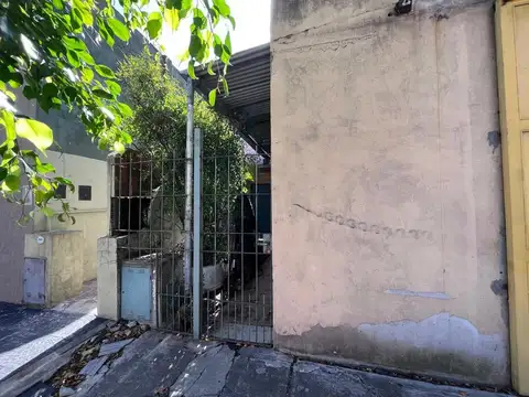 GALPON CON VIVIENDA A REFACCIONAR O DEMOLER LANUS
