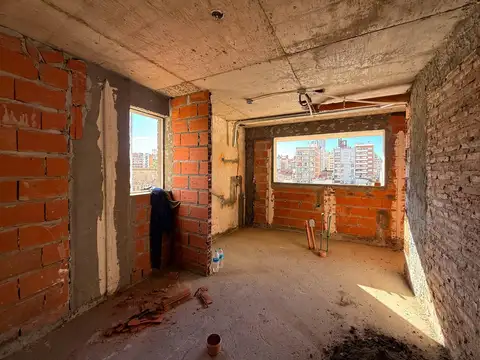 Departamento en venta de 2 dormitorios con balcon al frente en Barrio Martin