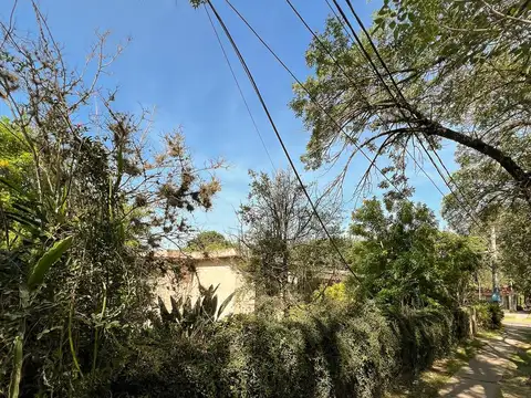 ALQUILER Esquina Céntrica Comercial Exclusiva Juan Elorza y San José 875m2 - Funes.
