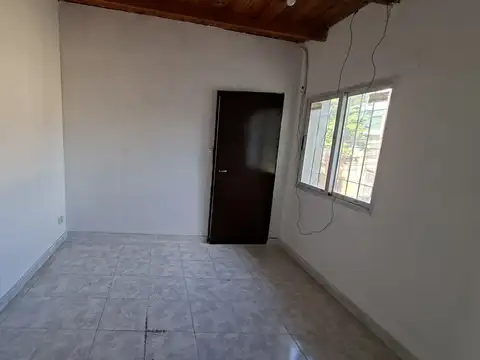 Depto Tipo Casa 2 ambientes con 1 baño