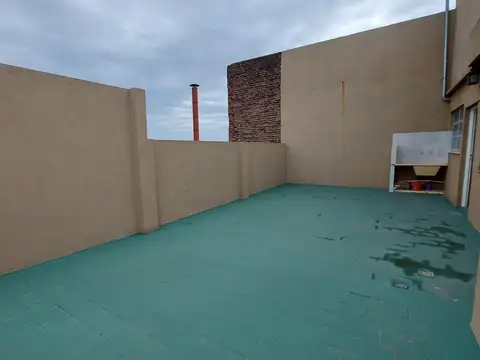 Depto Tipo Casa 6 ambientes con 2 baños