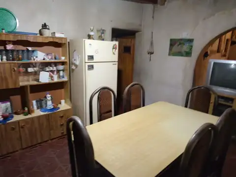 Casa 4 ambientes con 1 baño