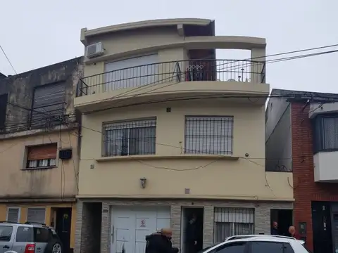Venta Edificio - 3 Departamentos Pje. Eudoro Diaz N°1066