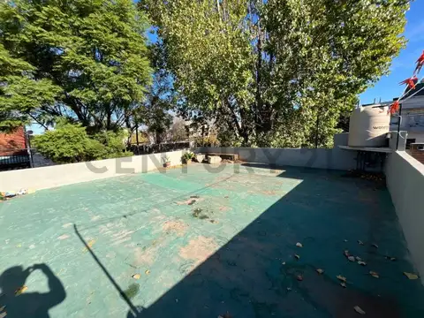 Casa en Alquiler con 1 cochera