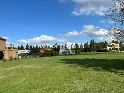 Venta Terreno / Lote a la laguna en El Principado Canning