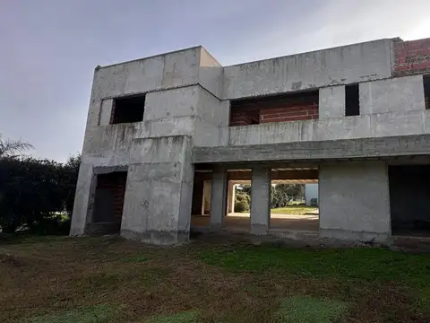 EN VENTA/ CASA /A TERMINAR/ OPORTUNIDAD