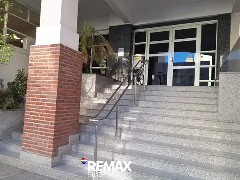 ALQUILER DPTO. DE CAT. 2 DORM. 2 B. 2 COCH. CENTRO